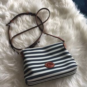 Dooney & bourke crossbody bag